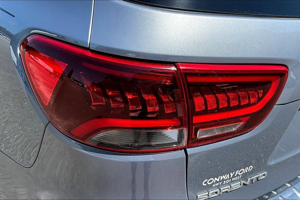 Used 2020 Kia Sorento SX FWD image 25