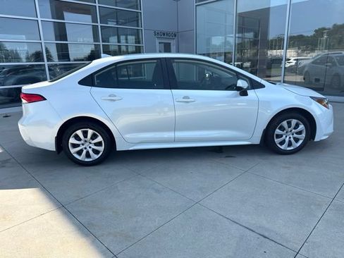 Used 2023 Toyota Corolla LE FWD image 8
