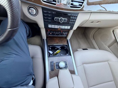 Used 2014 Mercedes-Benz E 350 Sedan image 24