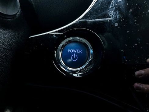 Used 2018 Toyota Prius Three Touring image 25