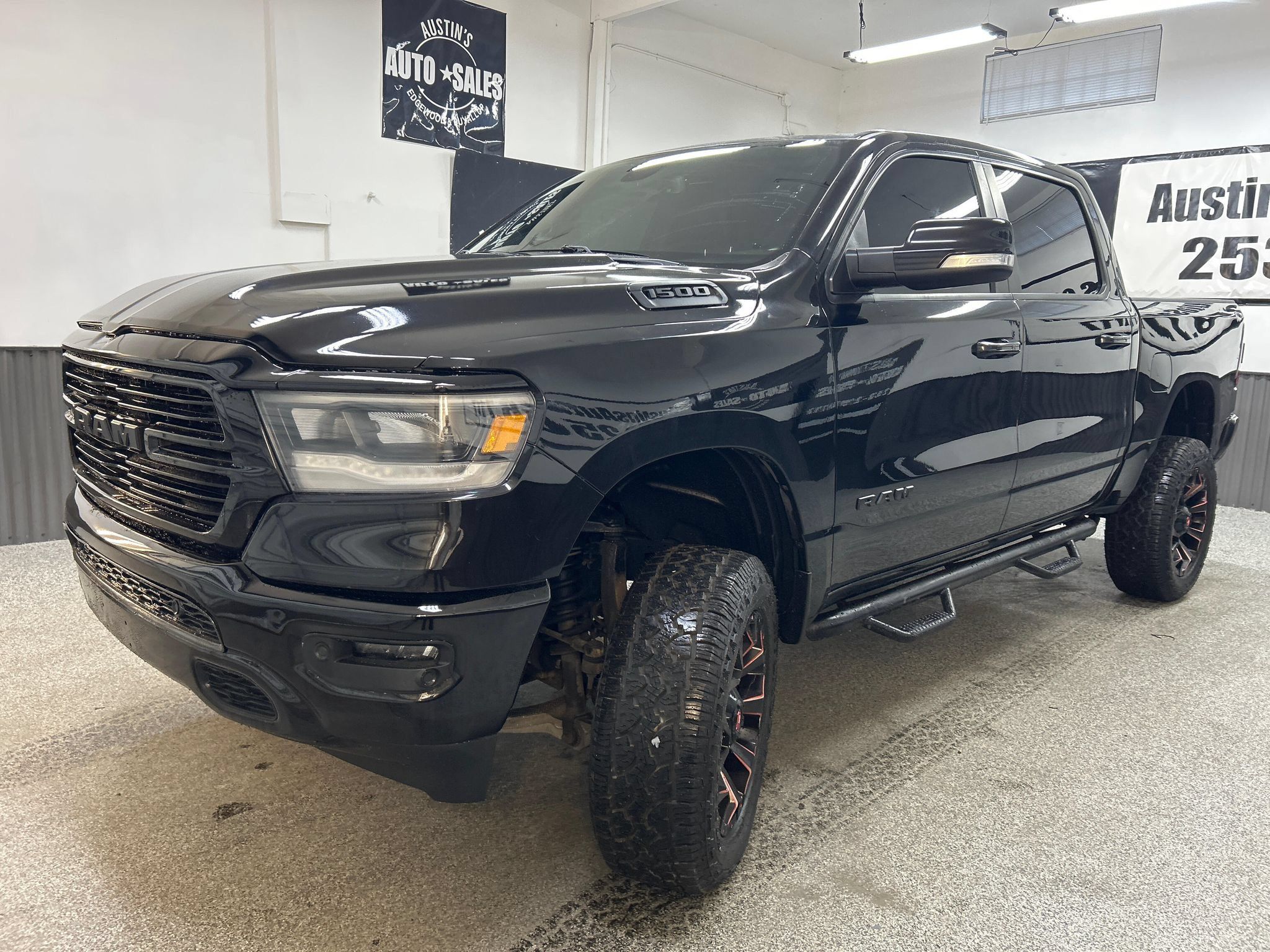Used 2020 RAM 1500 Sport w/ Comfort & Convenience Group AWD/4WD image 3