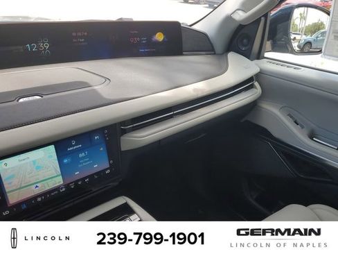 New 2025 Lincoln Navigator Reserve AWD/4WD image 33