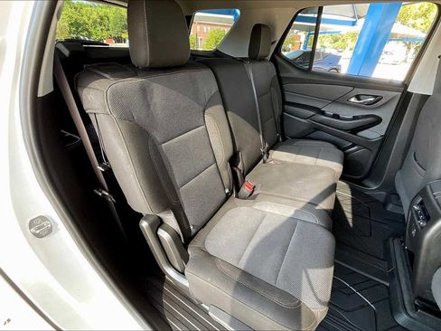 Used 2018 Chevrolet Traverse LS image 18