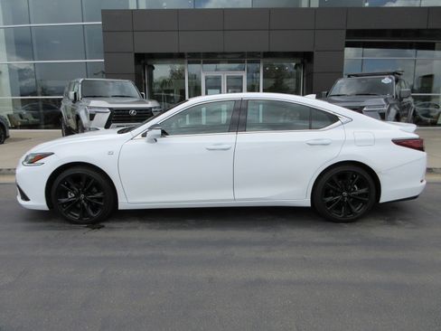 Used 2024 Lexus ES 350 F Sport w/ Accessory Package (Z1) FWD image 4