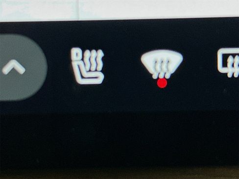 Used 2022 Rivian R1T Launch Edition image 19