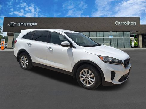 Used 2019 Kia Sorento FWD V6 image 3