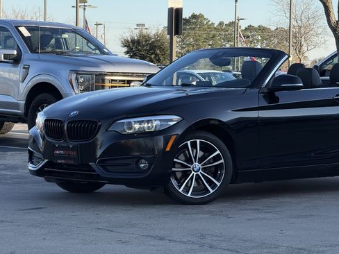 Used 2020 BMW 230i Convertible w/ Convenience Package image 9