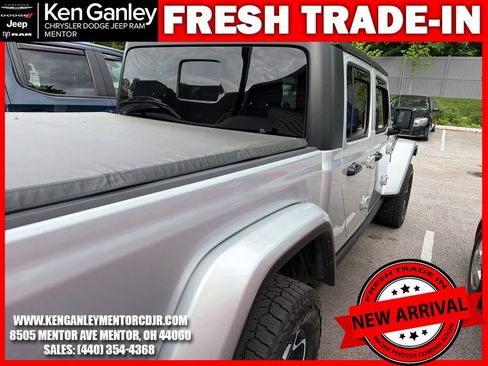 Used 2023 Jeep Gladiator Rubicon w/ LED Lighting Group AWD/4WD image 11