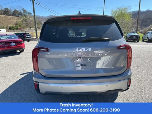 Used 2023 Kia Telluride LX AWD/4WD image 4