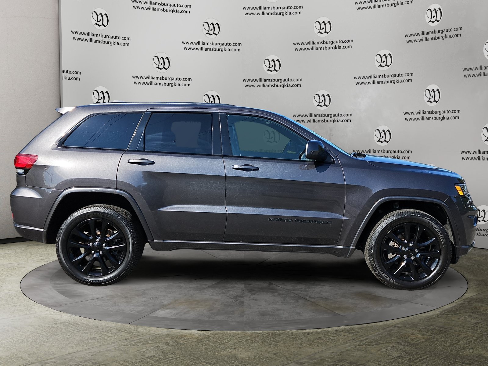 Used 2020 Jeep Grand Cherokee Altitude AWD/4WD image 6