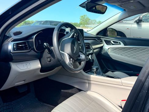 Used 2021 Genesis G70 2.0T w/ Prestige Package AWD/4WD image 9