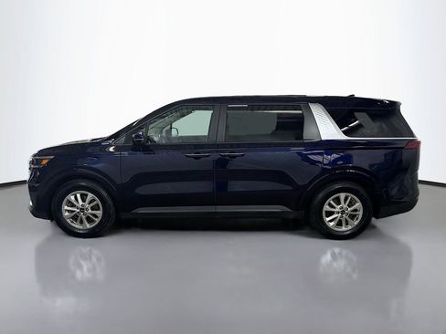 Used 2023 Kia Carnival LX FWD image 7