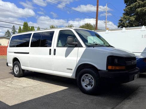 Used 2003 Chevrolet Express 3500 Extended Passenger RWD image 4