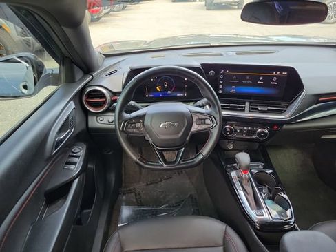 Used 2025 Chevrolet Trax RS w/ Driver Confidence Package image 25