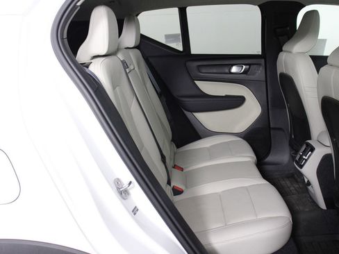 Certified 2026 Volvo XC40 B5 Plus AWD/4WD image 30