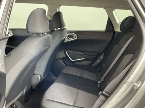 Used 2025 Kia Soul LX w/ LX Technology Package FWD image 11