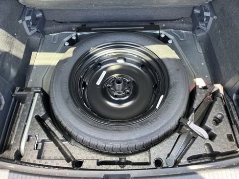 Used 2023 Volkswagen Tiguan SE R-Line AWD/4WD image 11