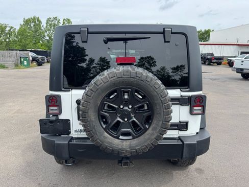 Used 2018 Jeep Wrangler Unlimited Sport w/ Quick Order Package 23W AWD/4WD image 4
