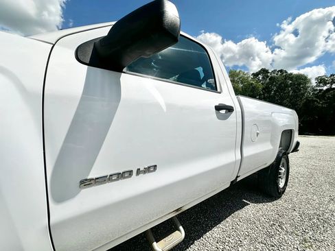 Used 2018 Chevrolet Silverado 2500 W/T RWD image 12