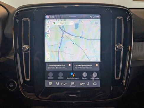 New 2026 Volvo XC40 B5 Ultra w/ Climate Package image 18