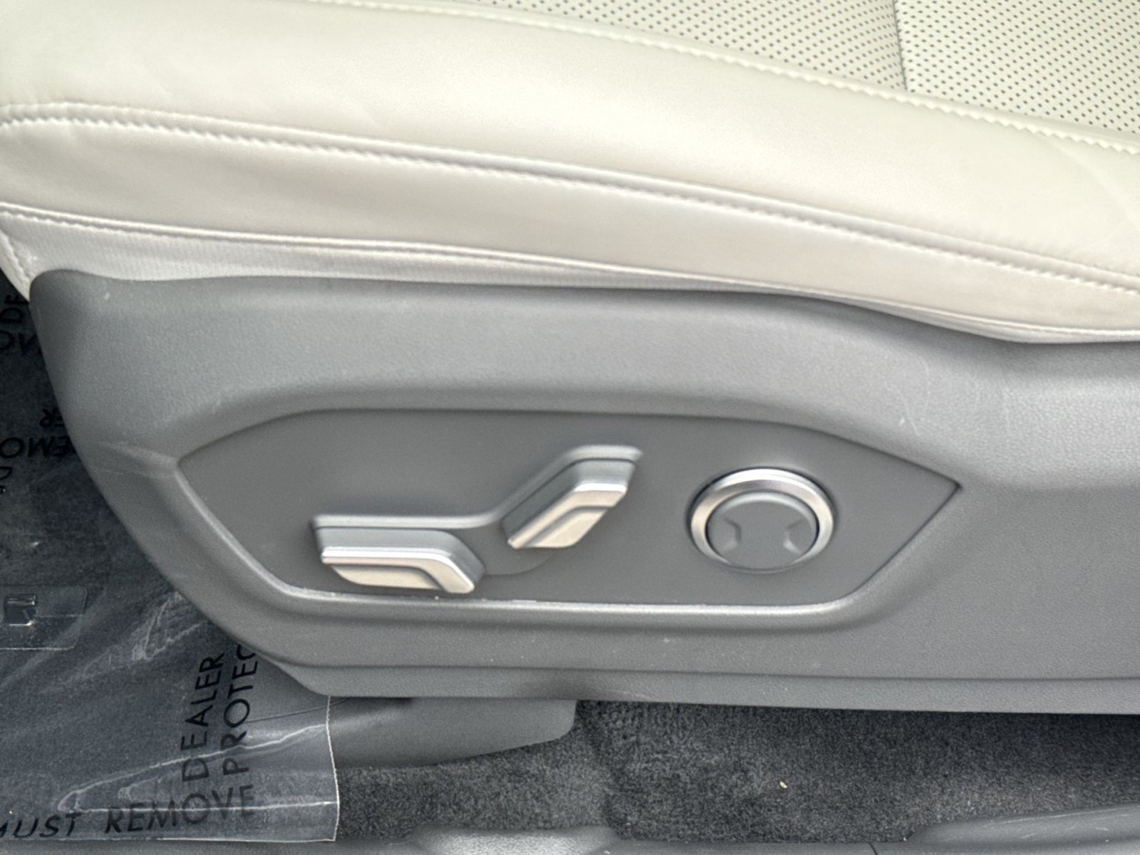 Used 2026 Hyundai Santa Fe SEL AWD/4WD image 14