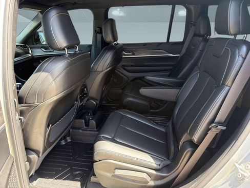 Certified 2025 Jeep Grand Cherokee L Limited w/ Luxury Tech Group II AWD/4WD image 23