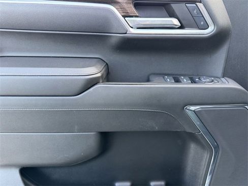 Used 2024 Chevrolet Silverado 1500 LT image 14