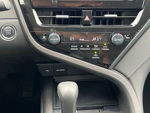 Used 2023 Toyota Camry SE w/ Convenience Package FWD image 31