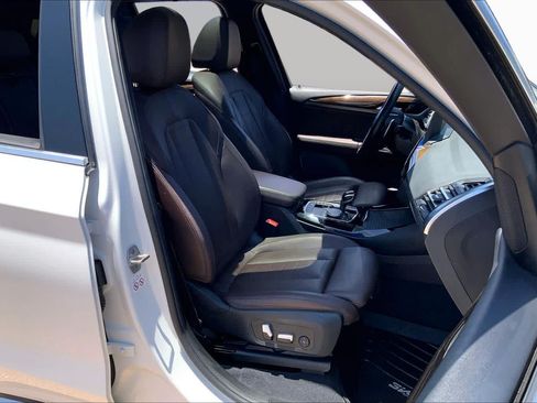Used 2022 BMW X3 xDrive30i w/ Premium Package 2 (ZPA) AWD/4WD image 9