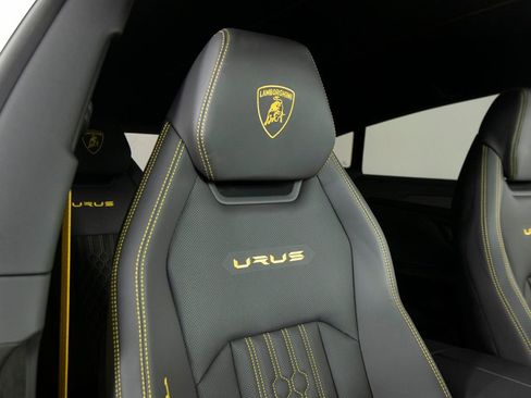 Used 2023 Lamborghini Urus Performante image 36