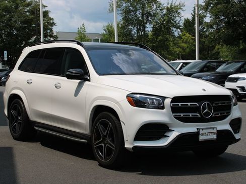 Used 2023 Mercedes-Benz GLS 580 4MATIC image 3