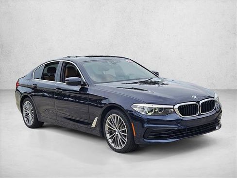 Used 2020 BMW 530i w/ Premium Package RWD image 3