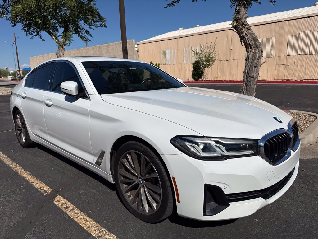 Used 2022 BMW 530i w/ Convenience Package RWD image 3