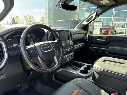 Used 2021 GMC Sierra 2500 AT4 w/ AT4 Premium Plus Package AWD/4WD image 2
