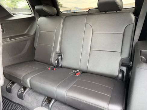 Used 2023 Chevrolet Traverse Premier w/ Redline Edition FWD image 17