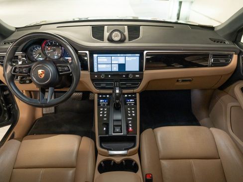 Certified 2023 Porsche Macan AWD/4WD image 24