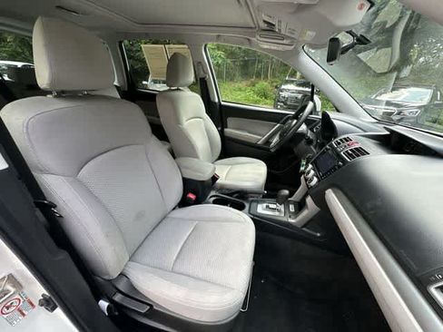 Used 2018 Subaru Forester 2.5i Premium AWD/4WD image 18