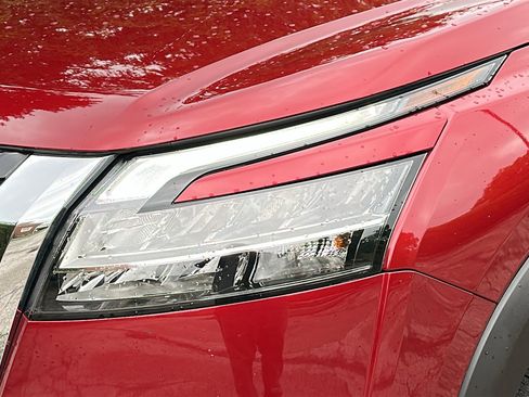 Certified 2023 Nissan Pathfinder SL AWD/4WD image 4