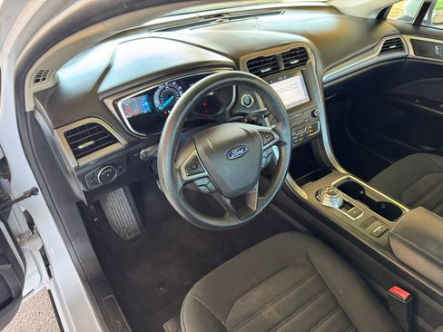Used 2019 Ford Fusion SE FWD image 10