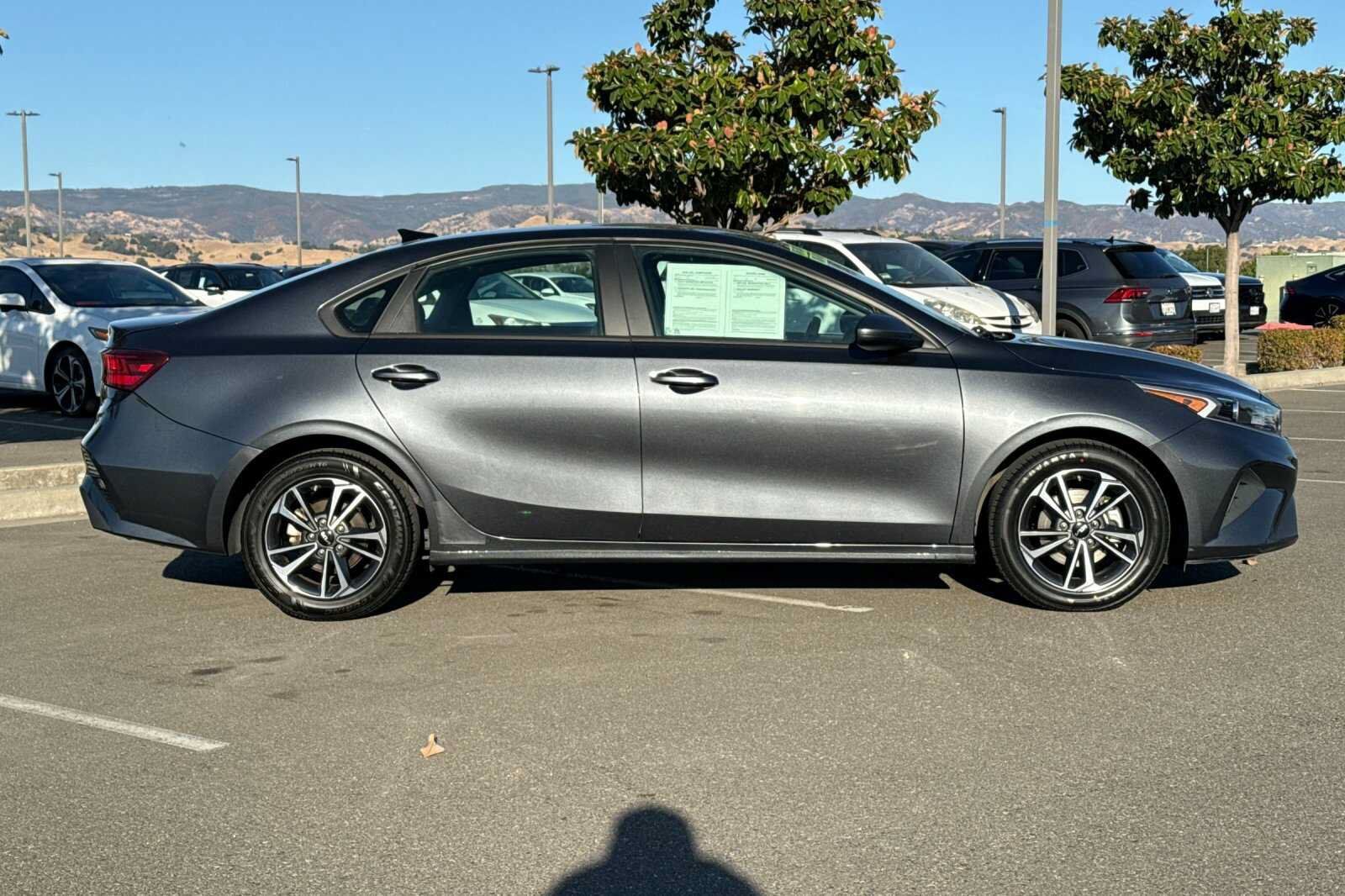Used 2024 Kia Forte LXS FWD image 3