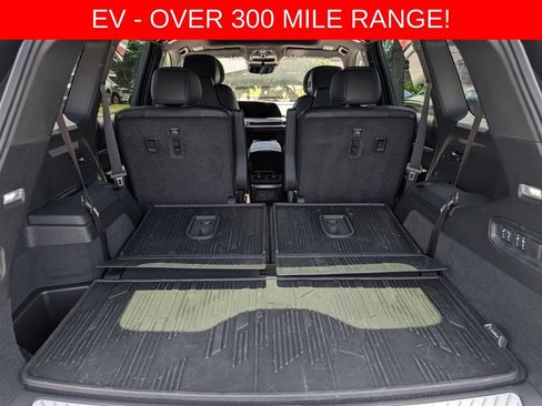 Used 2026 Cadillac Vistiq Sport w/ LPO, Floor Liner Package AWD/4WD image 23