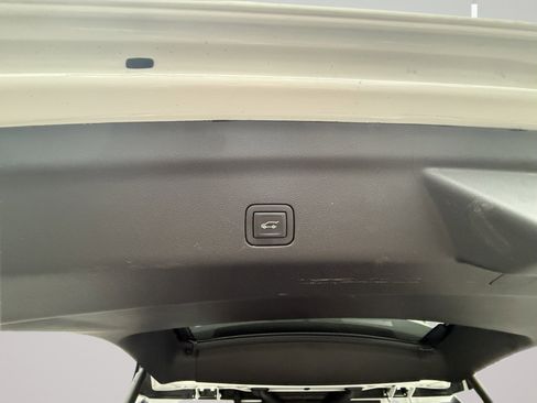 Used 2023 GMC Yukon Denali Ultimate image 43