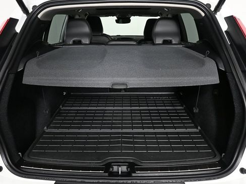 Used 2023 Volvo XC40 B5 Plus w/ Driver Assist Package image 27