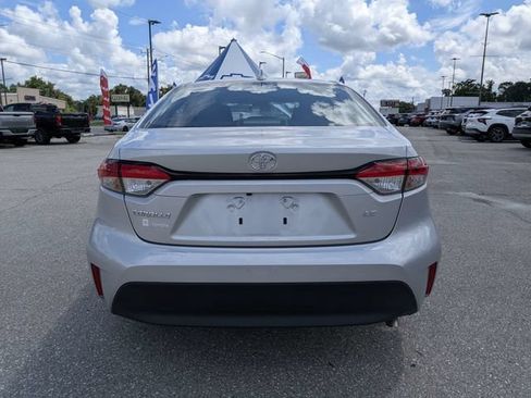 Used 2025 Toyota Corolla LE FWD image 4