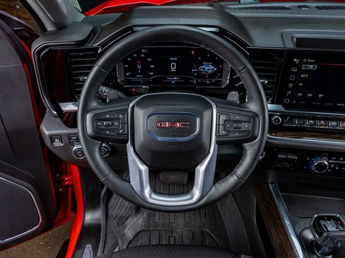 Used 2025 GMC Sierra 1500 Elevation image 19