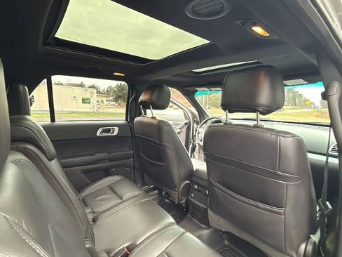 Used 2015 Ford Explorer XLT w/ Equipment Group 202A image 44