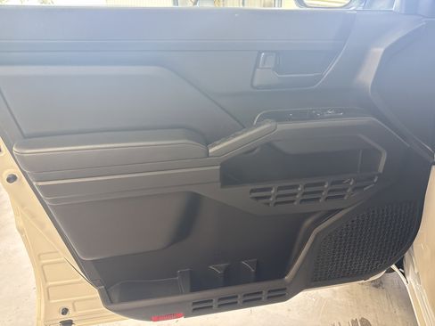 Used 2024 Toyota Tacoma SR image 23