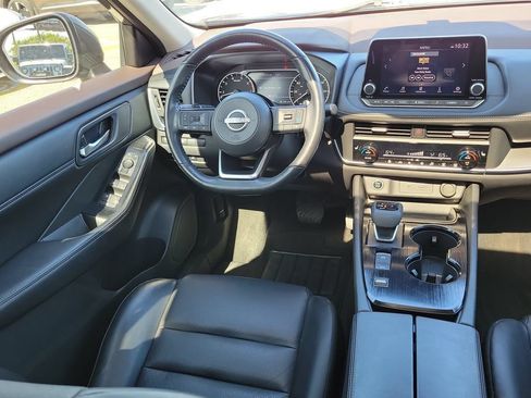 Used 2023 Nissan Rogue SV w/ SV Premium B Package FWD image 6