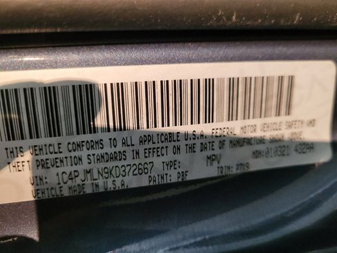 Used 2019 Jeep Cherokee Latitude Plus w/ Comfort/Convenience Group image 33