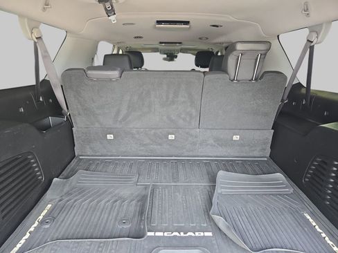 Used 2018 Cadillac Escalade ESV Premium Luxury AWD/4WD image 15
